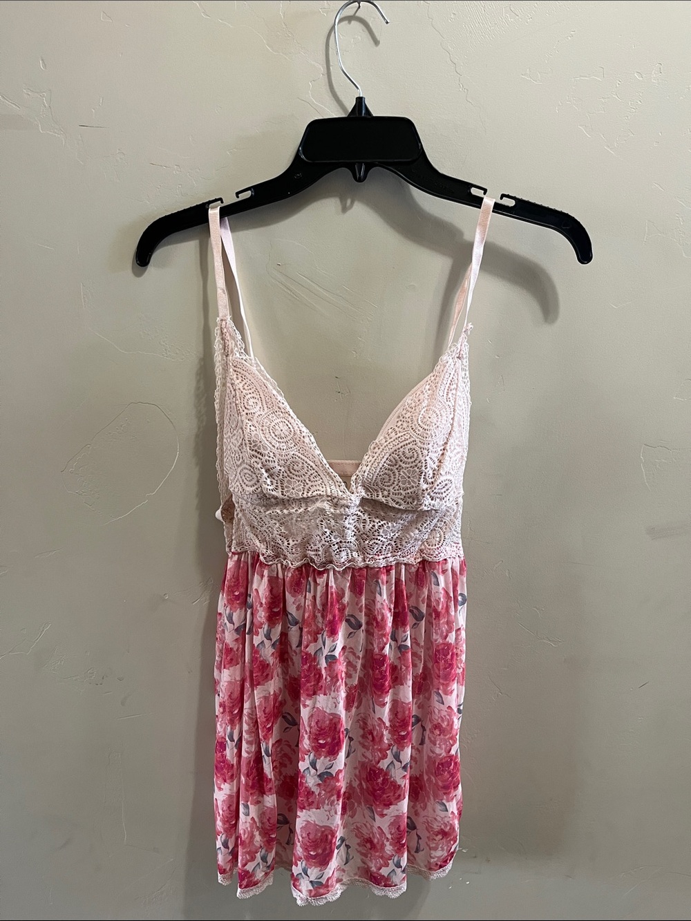 Jessica Simpson Pink Lace & Floral Chemise